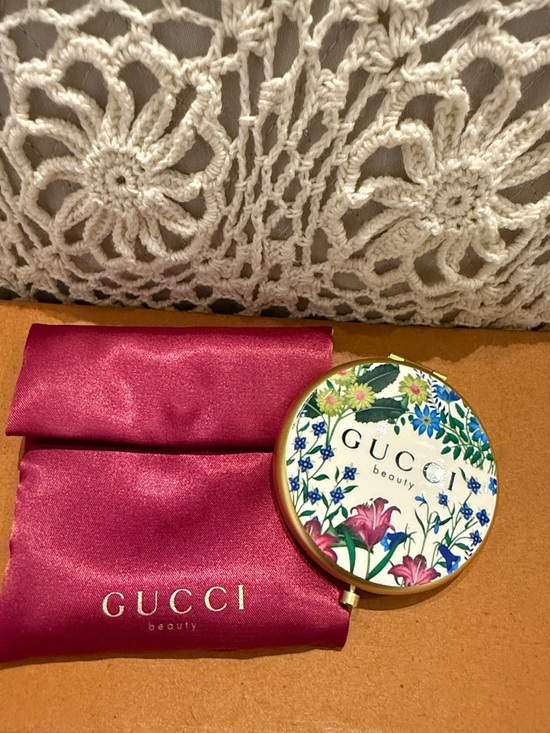 Gucci Accessories - Gucci Floral Compact Mirror with Pink Satin Pouch